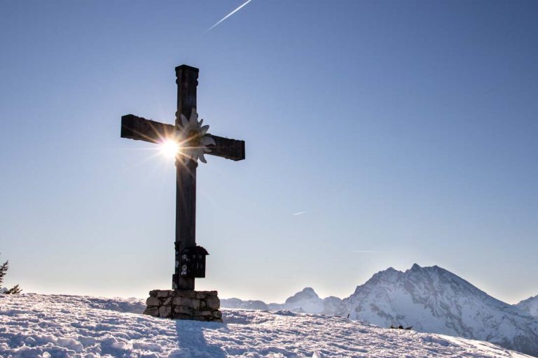 Gipfelkreuz mit Watzmann