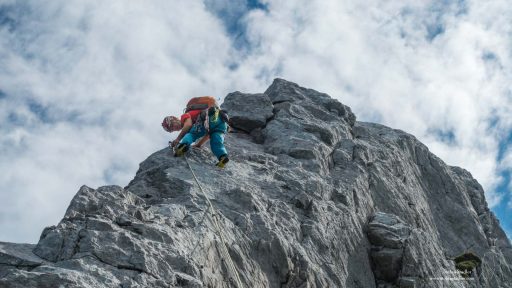 Exponiert über dem Gosausee.