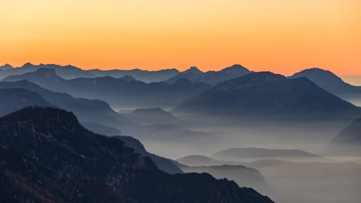 Die Wolken ziehen über das Saalachtal.