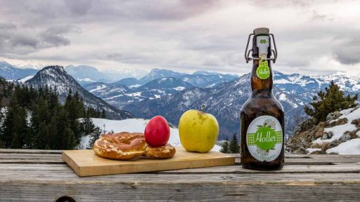 Leckeres Essen und Trinken über dem Inntal.