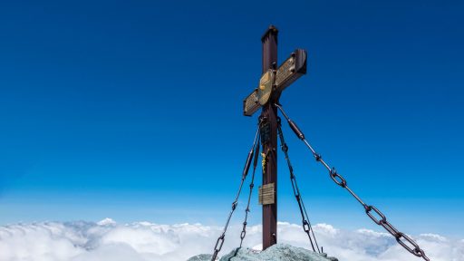 Sehr schönes Gipfelkreuz am Top of Austria.